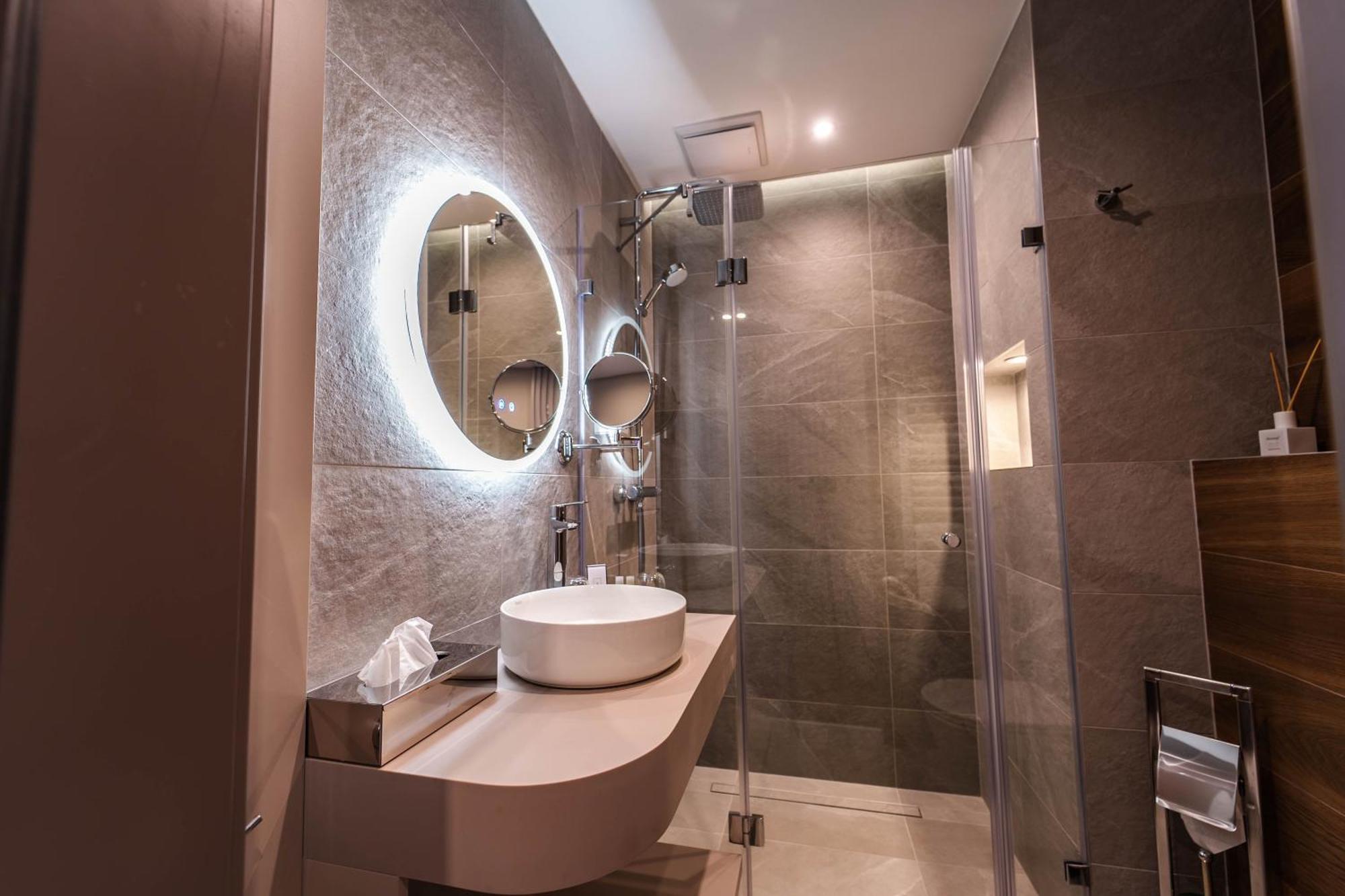 Rokusfalvy Borhotel Es Fogado Етйек Екстериор снимка